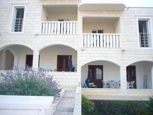 Apartments Mikulić
