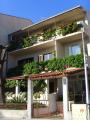 Apartment is placed in the center of Tučepi, second line from the sea, 40 m from the main  beautiful...