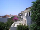 The facility is located 10 minutes walk from the town of Hvar, a 5 minute walk to the beach Pokonji...