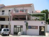 We offer clean, comfortable and cozy accommodation in air-conditioned apartments, a peninsula of Lapad...