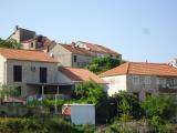 Fully furnished apartments in the center of Sutivan, 5 minutes to the nearest beach, restaurants, shops...