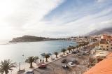 Studio apartment is situated on the waterfront in the old city core of Makarska. Apartment has air condition...