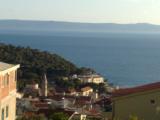 Fully equipped and modern apartment in a quiet place.We Makarska, a 15-minute walk to the city center...