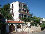 Apartments Ivan are on the island of Ciovo, just <strong>5 minutes walk from Trogir old town and 100...