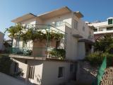 Modern apartments in a quiet part of Makarska, with sea, city beaches, islands, the beach is 4-5 minutes...