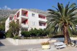 Parun apartments are located in Igrane .. I obkjekt is located on the beach in the most beautiful of...