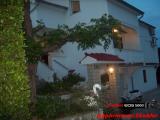 The house is located near the main road, but still in a quiet okruženju.Oko house is nicely decorated...