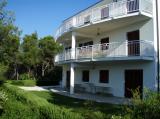 Fully equipped and modern apartments in Leon are in Mastrinci on the island of Ciovo which is connected...