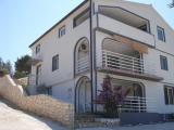 Nad newly restored Villa is located in a quiet bay of Vinisce, 100m from the sea, and offers a place...
