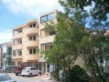 We offer you accommodation in first class and well equipped apartmanu.Kuća is located near the city...