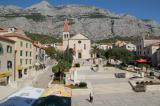 Within a hundred yards you will find everything you need for a carefree and pleasant vacation: shops...