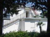 Fully furnished apartments with a terrace and separate entrance is located in a private house in a quiet...