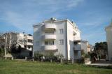 Apartment is located in wider Trogir and Split area, in small picturesque village Kaštel Lukšić on...
