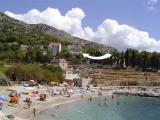 Apartrman is located on a hill, in a quiet location just a few minutes walk from the sea and the beach...
