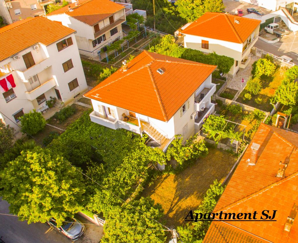 Apartments Dugi Rat Apartment SJ