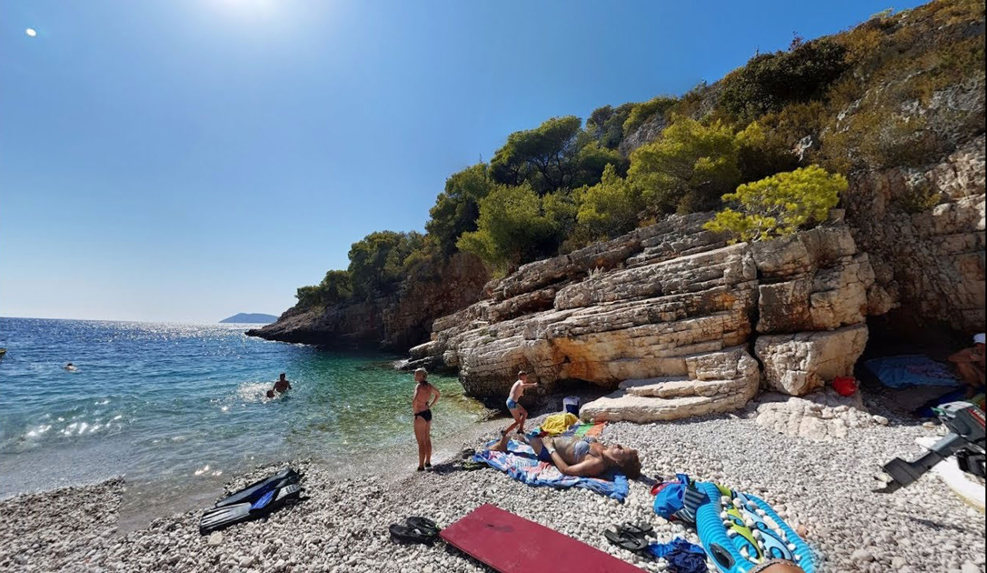 Pritisčina beach on Vis accommodation and apartments nearby | Direct